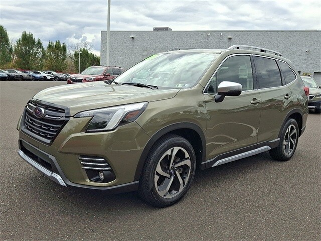 2024 Subaru Forester Touring photo 3