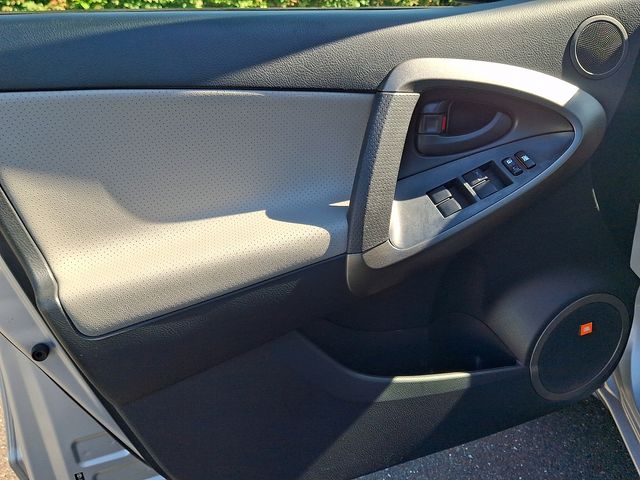 2010 Toyota RAV4 Limited - Photo 12