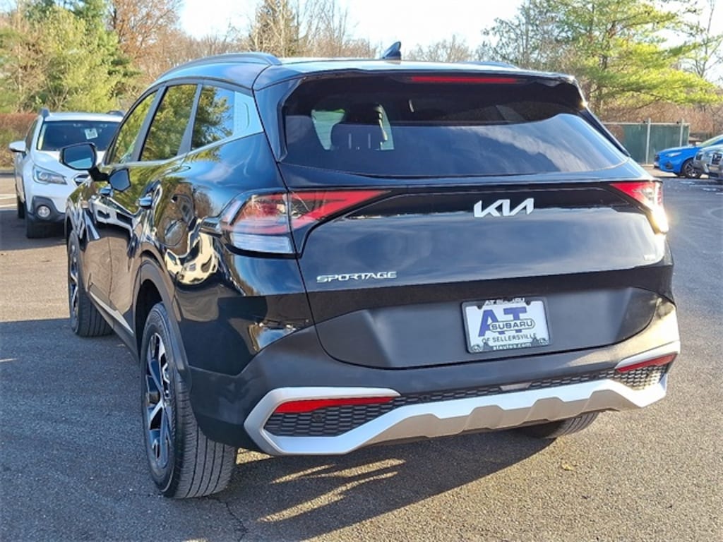 Used 2024 Kia Sportage EX SUV