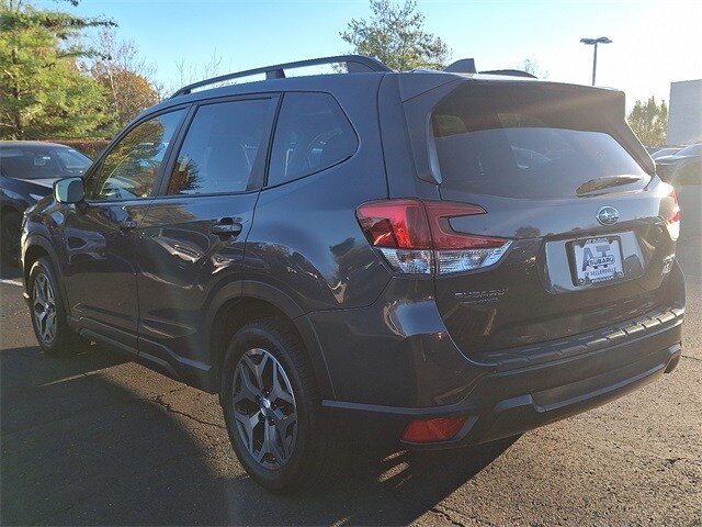 2021 Subaru Forester Premium photo 4