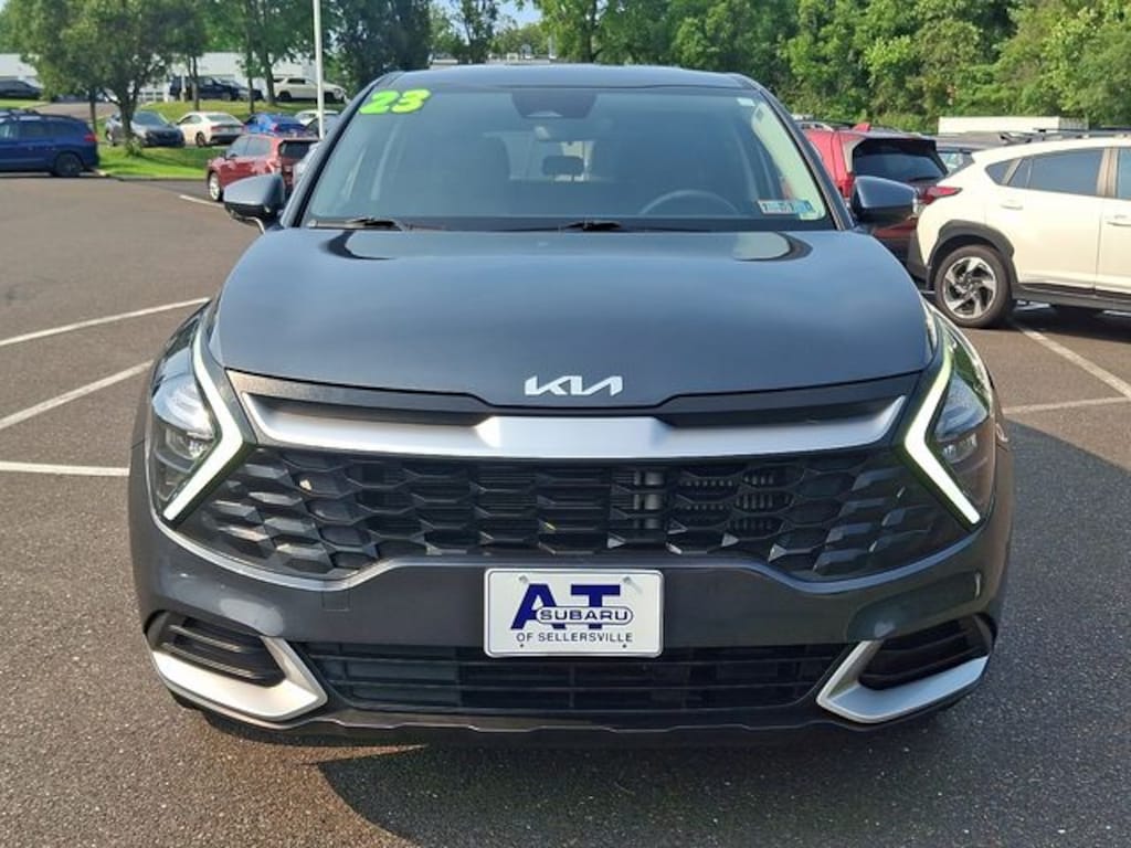Used 2023 Kia Sportage Hybrid LX SUV