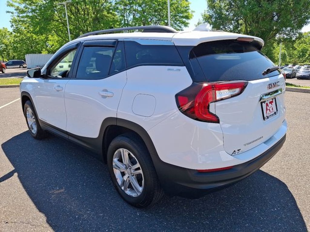 Used 2022 GMC Terrain SLE SUV