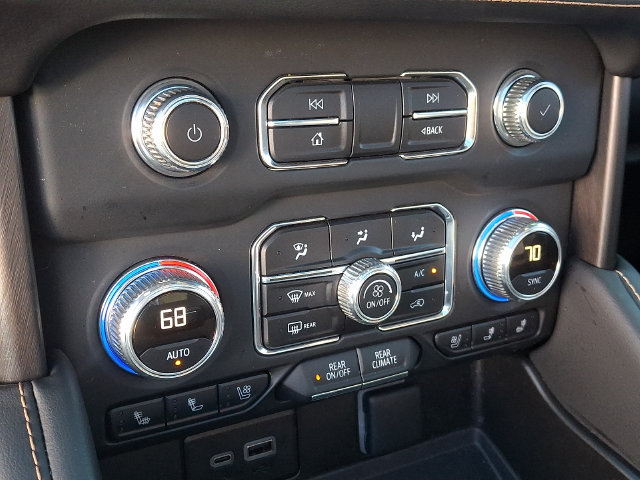 2023 GMC Yukon AT4 - Photo 16