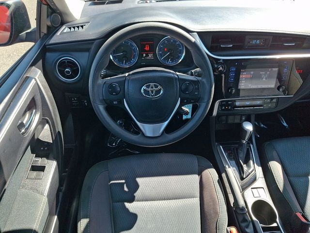 2018 Toyota Corolla LE - Photo 11