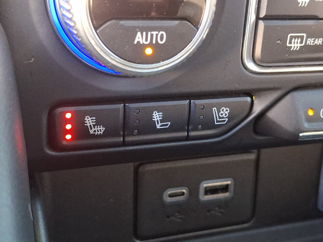 2023 GMC Yukon AT4 - Photo 25