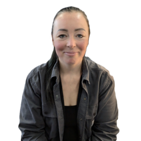 Staff member Lauren Kneezel from ID_5208b0f73716