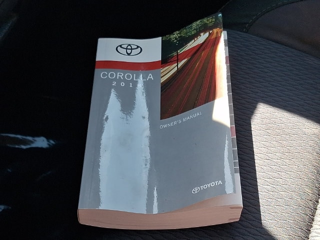 2018 Toyota Corolla LE - Photo 24