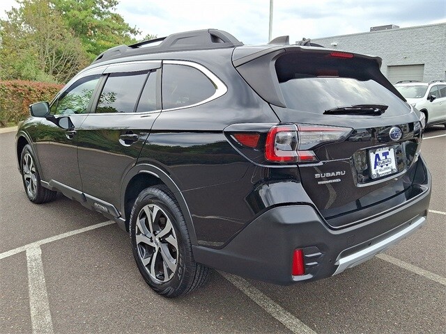 2022 Subaru Outback Limited photo 2