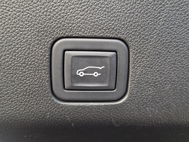 2023 GMC Yukon AT4 - Photo 31