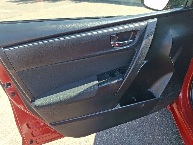 2018 Toyota Corolla LE - Photo 12