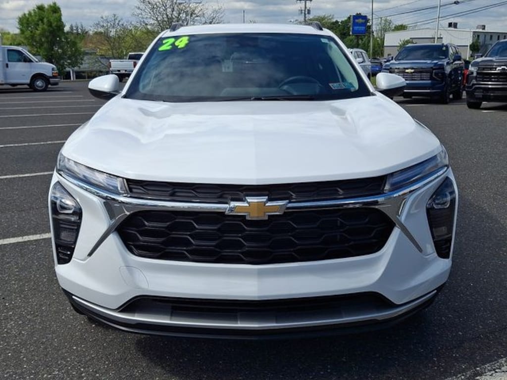 Used 2024 Chevrolet Trax LT SUV