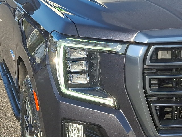 2023 GMC Yukon AT4 - Photo 9