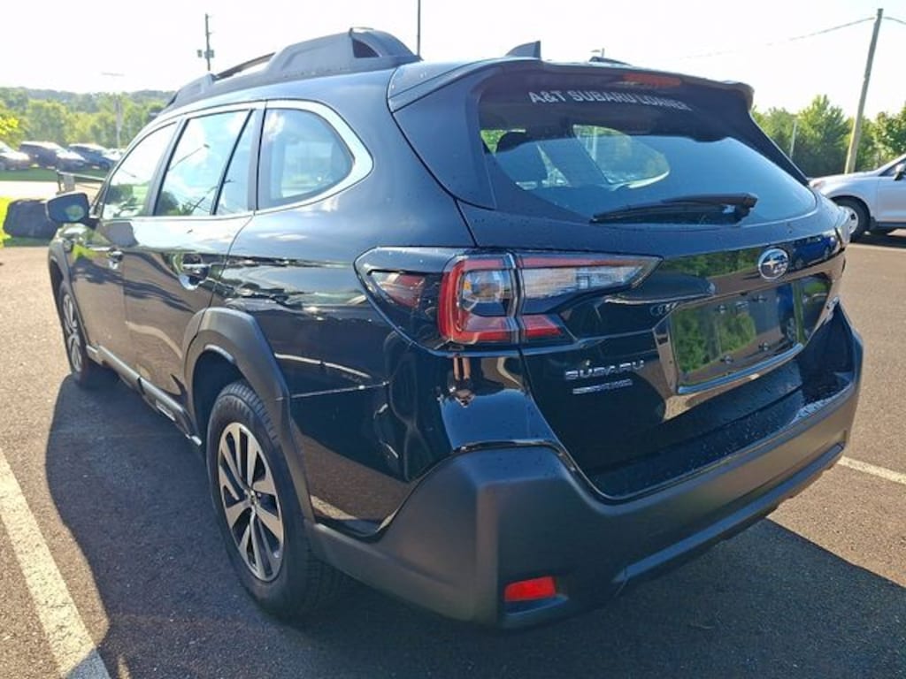 Certified 2025 Subaru Outback 2.5i SUV