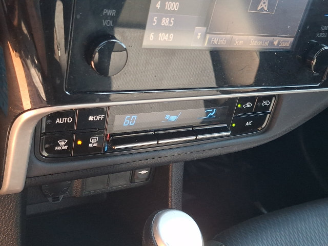 2018 Toyota Corolla LE - Photo 15