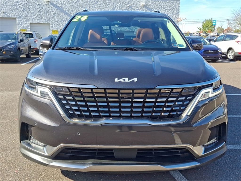 Used 2024 Kia Carnival SX Prestige Minivan/Van