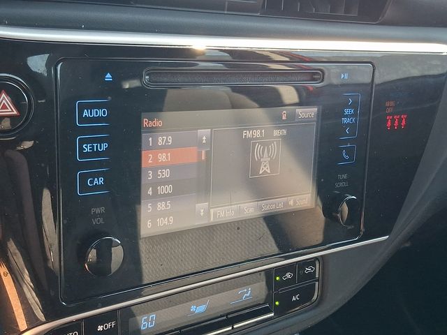 2018 Toyota Corolla LE - Photo 16