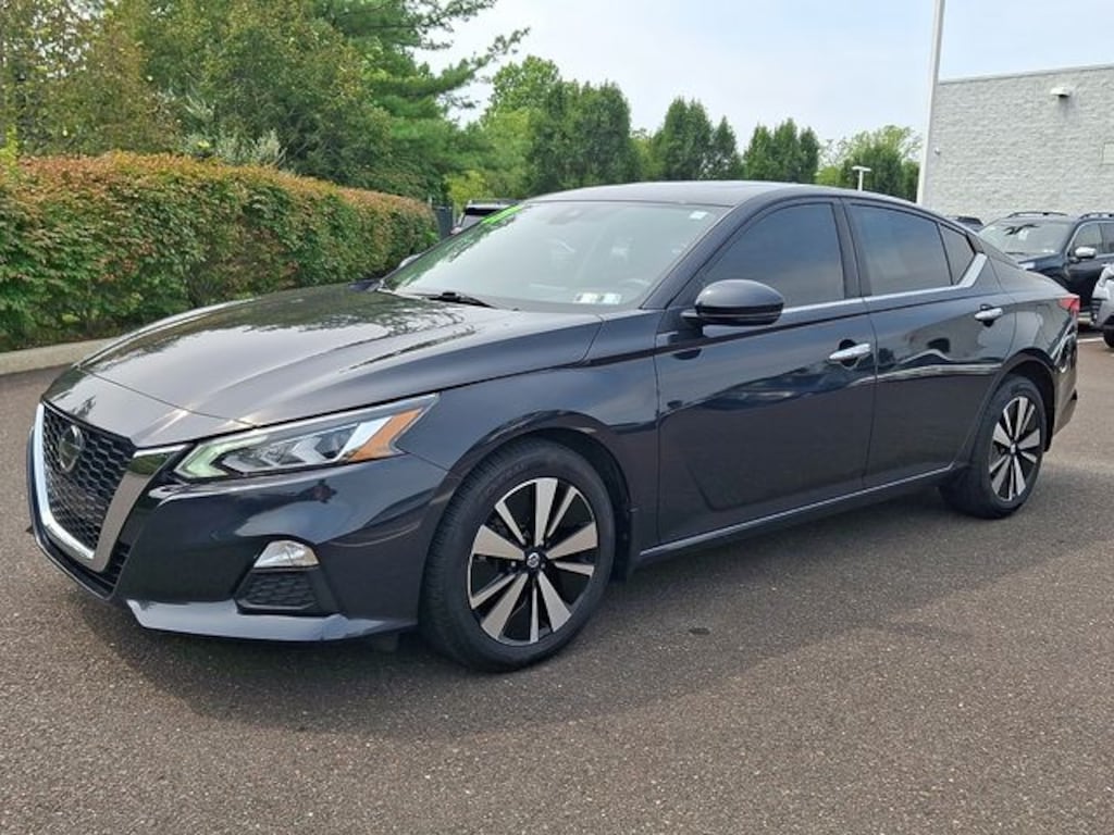 Used 2021 Nissan Altima 2.5 SV Sedan