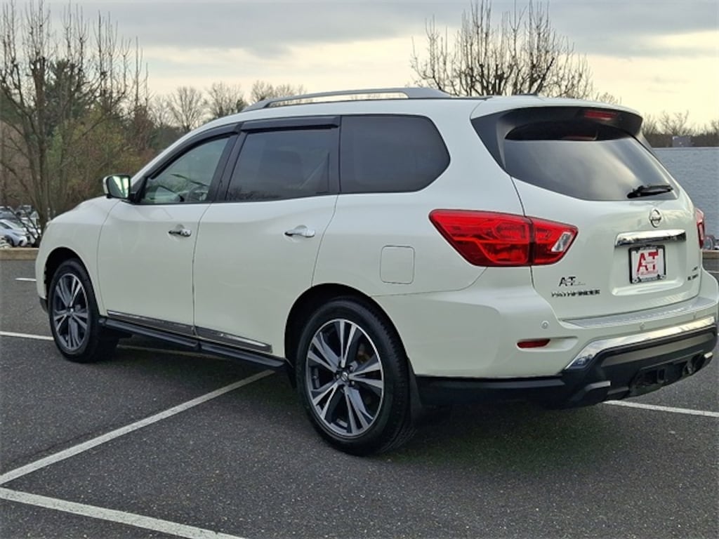 Used 2018 Nissan Pathfinder Platinum SUV
