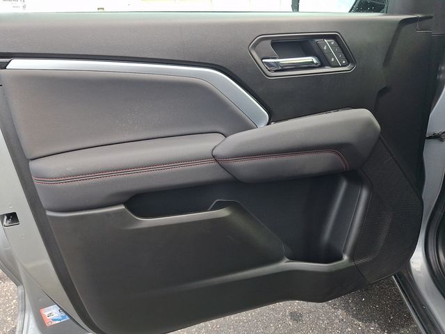 2025 Chevrolet Colorado Z71 - Photo 12