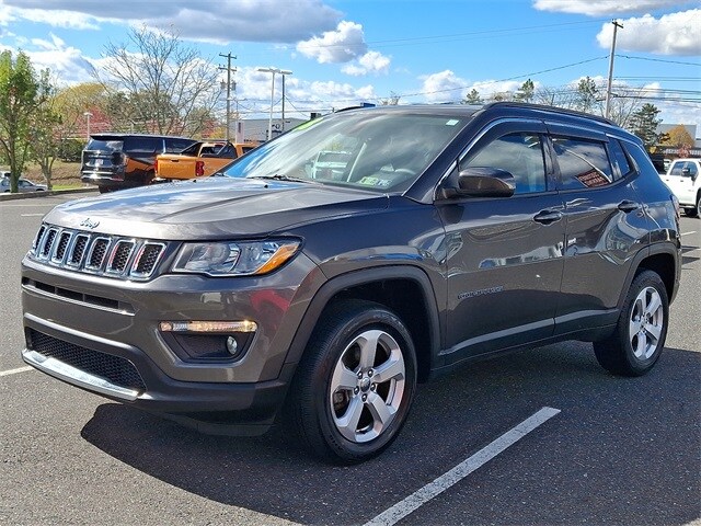 2018 Jeep Compass Latitude photo 2
