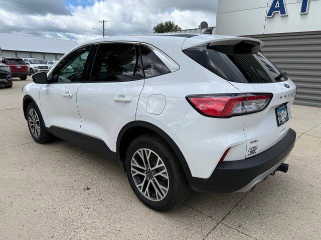 2022 Ford Escape SEL photo 4