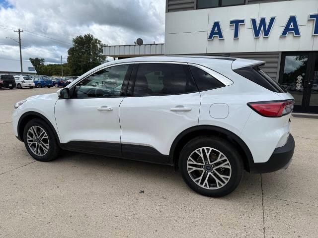 2022 Ford Escape SEL photo 3