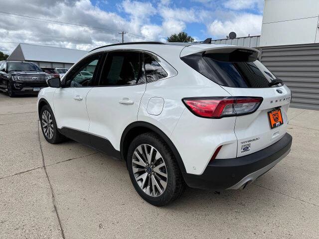 2020 Ford Escape Titanium Hybrid photo 4