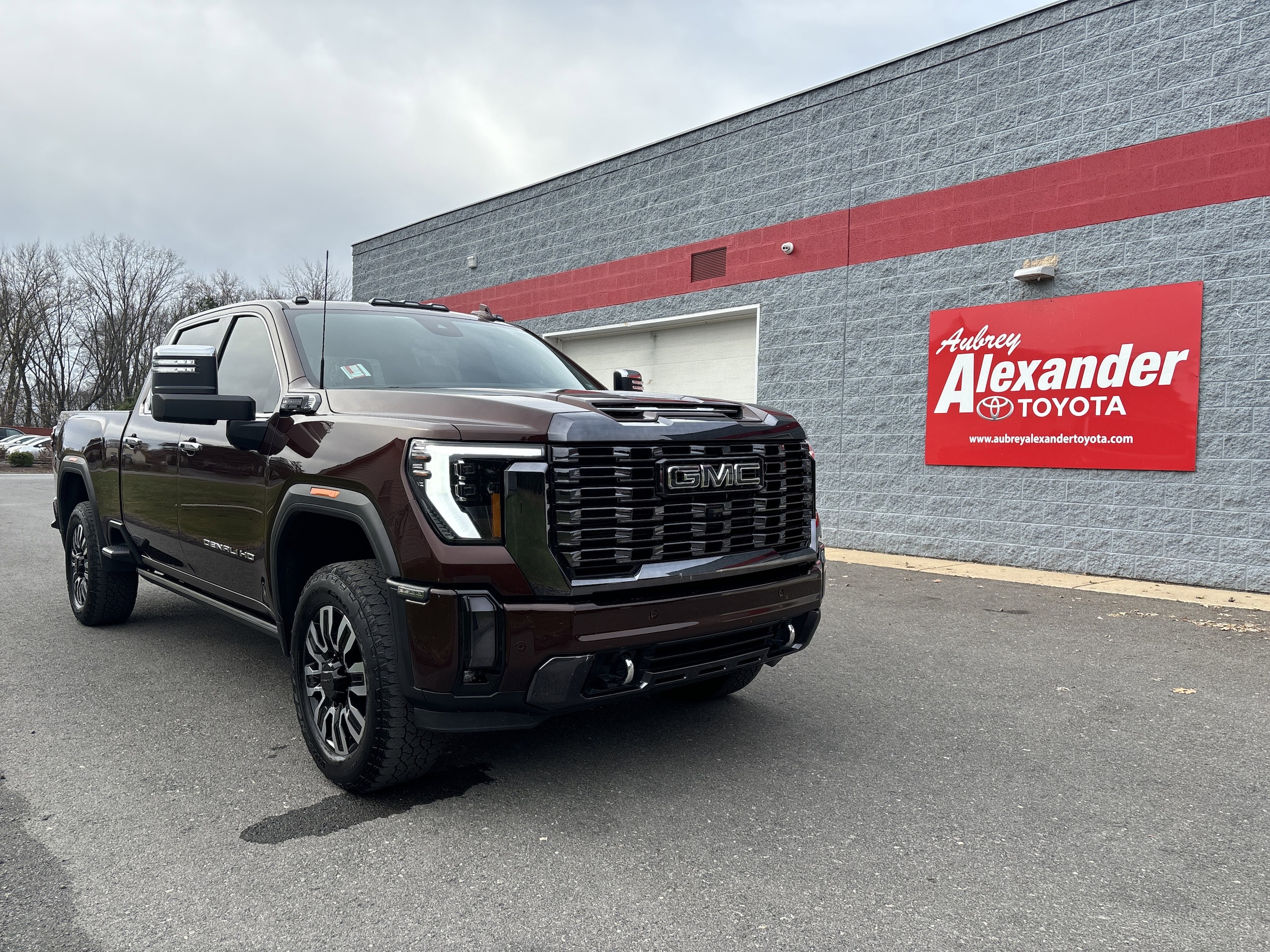 2024 GMC Sierra 2500HD Denali Ultimate's photo