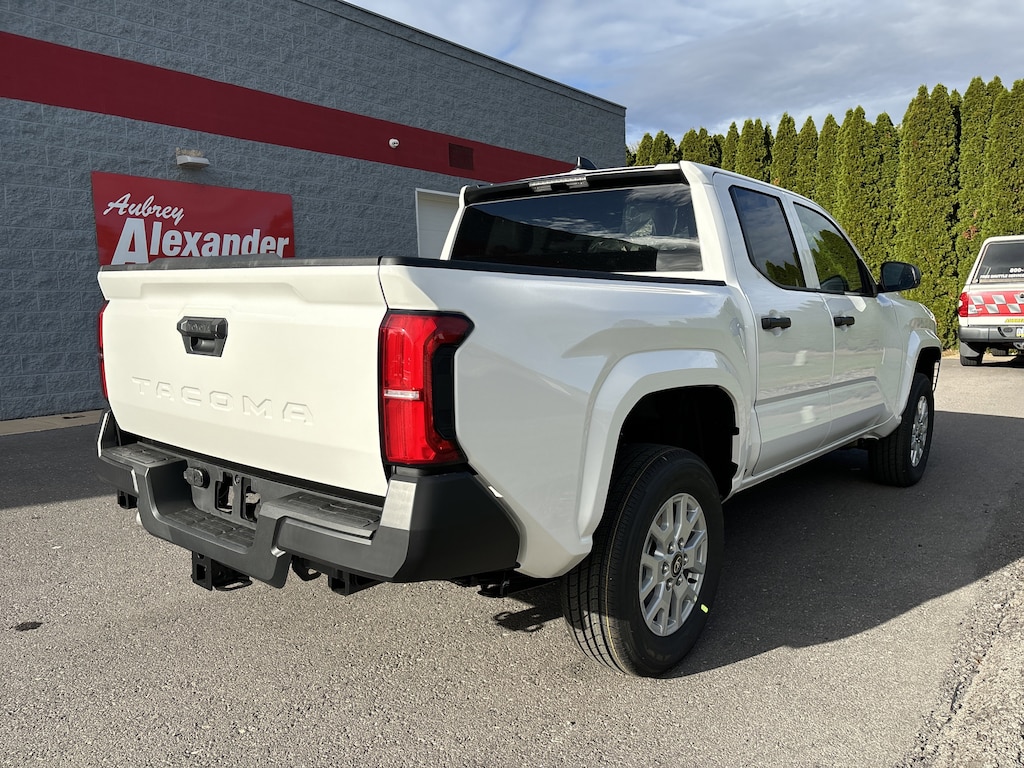New 2025 Toyota Tacoma SR Truck Double Cab