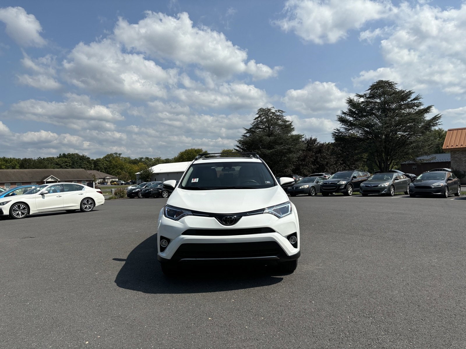 Used 2018 Toyota RAV4 XLE with VIN JTMRFREV6JJ734474 for sale in Selinsgrove, PA