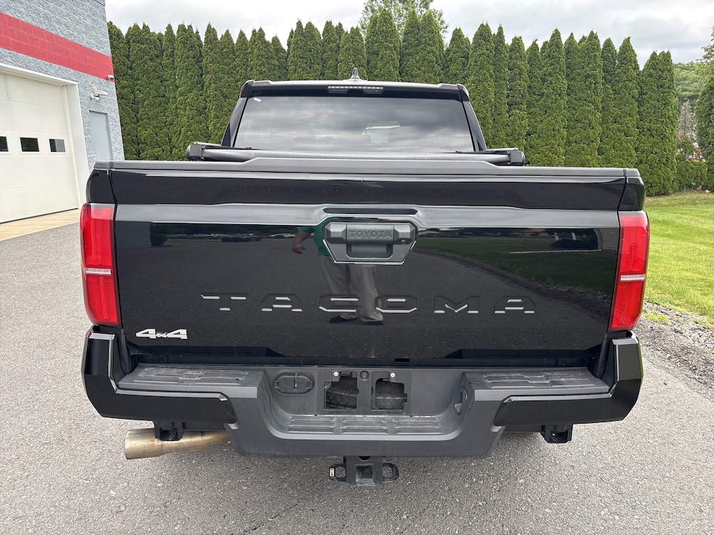 Certified 2025 Toyota Tacoma 4WD SR5 Truck Double Cab