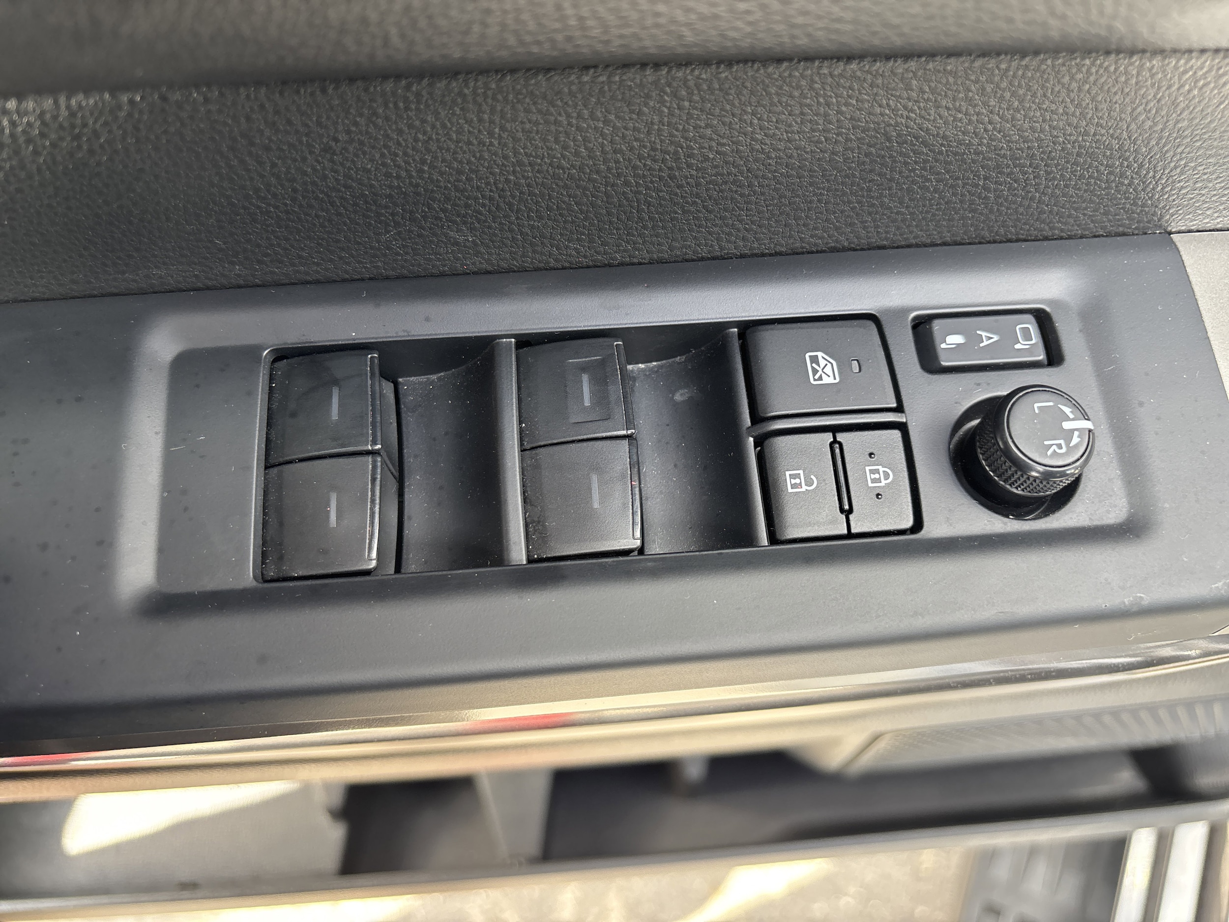 2025 Toyota Sequoia SR5 - Photo 18
