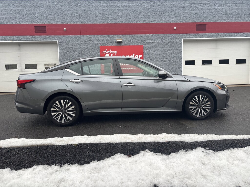 Used 2023 Nissan Altima 2.5 SV Sedan
