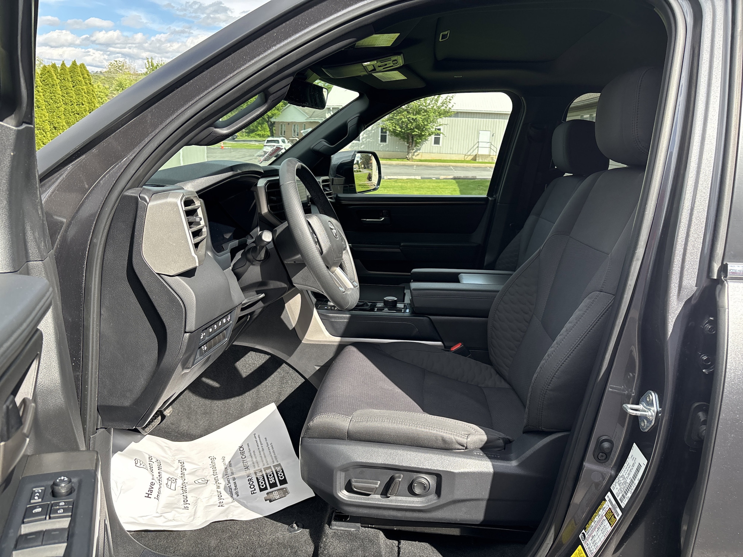 2025 Toyota Sequoia SR5 - Photo 13