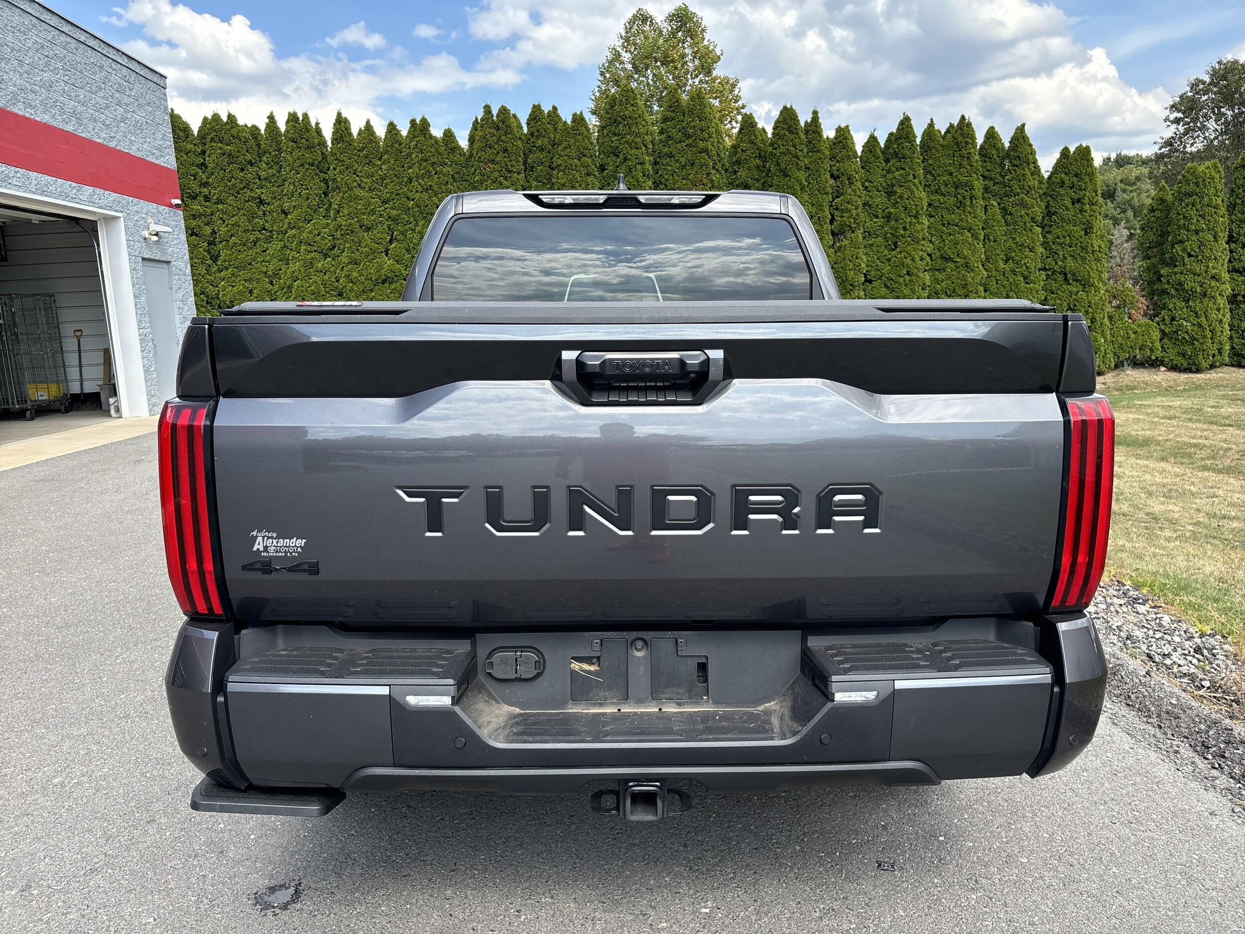 2024 Toyota Tundra SR5 CrewMax photo 3