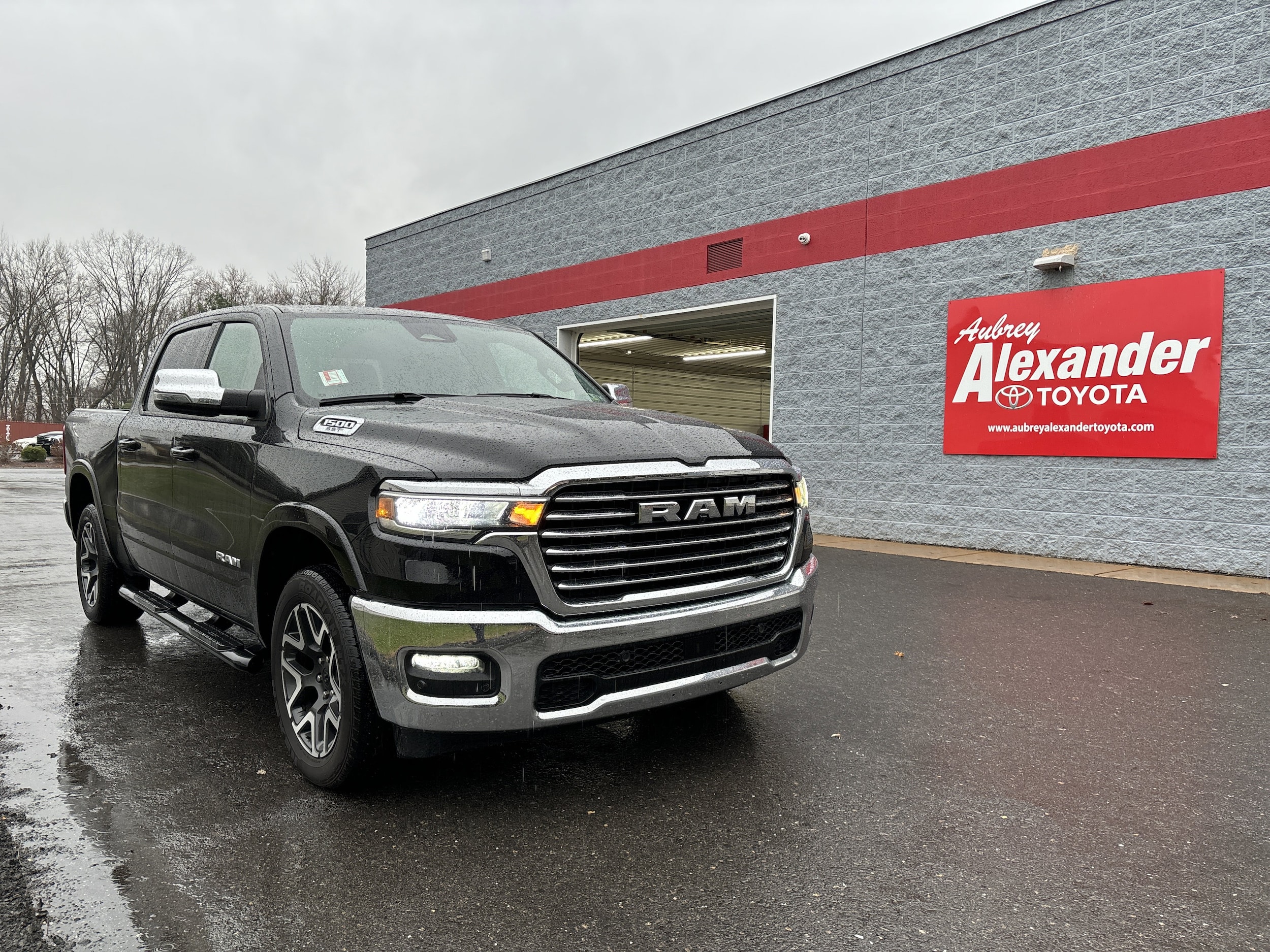 2025 RAM Ram 1500 Pickup Laramie's photo