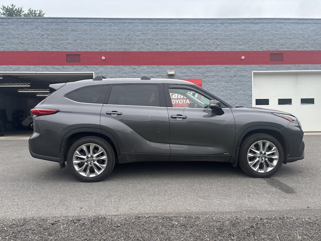 Used 2022 Toyota Highlander Limited SUV
