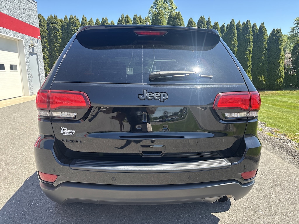 Used 2021 Jeep Grand Cherokee Laredo SUV