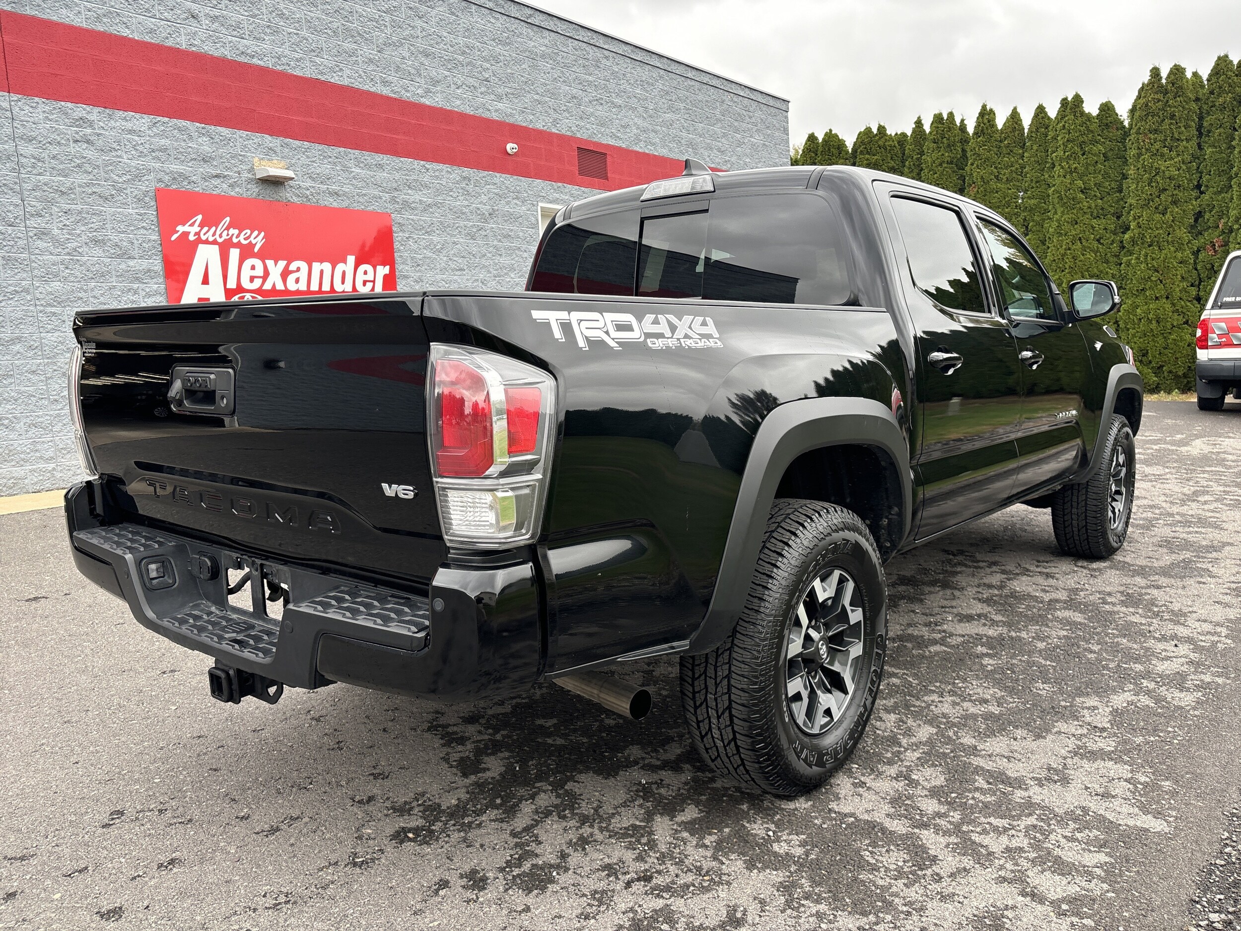 2023 Toyota Tacoma 4x4 TRD Double Cab V6 photo 2