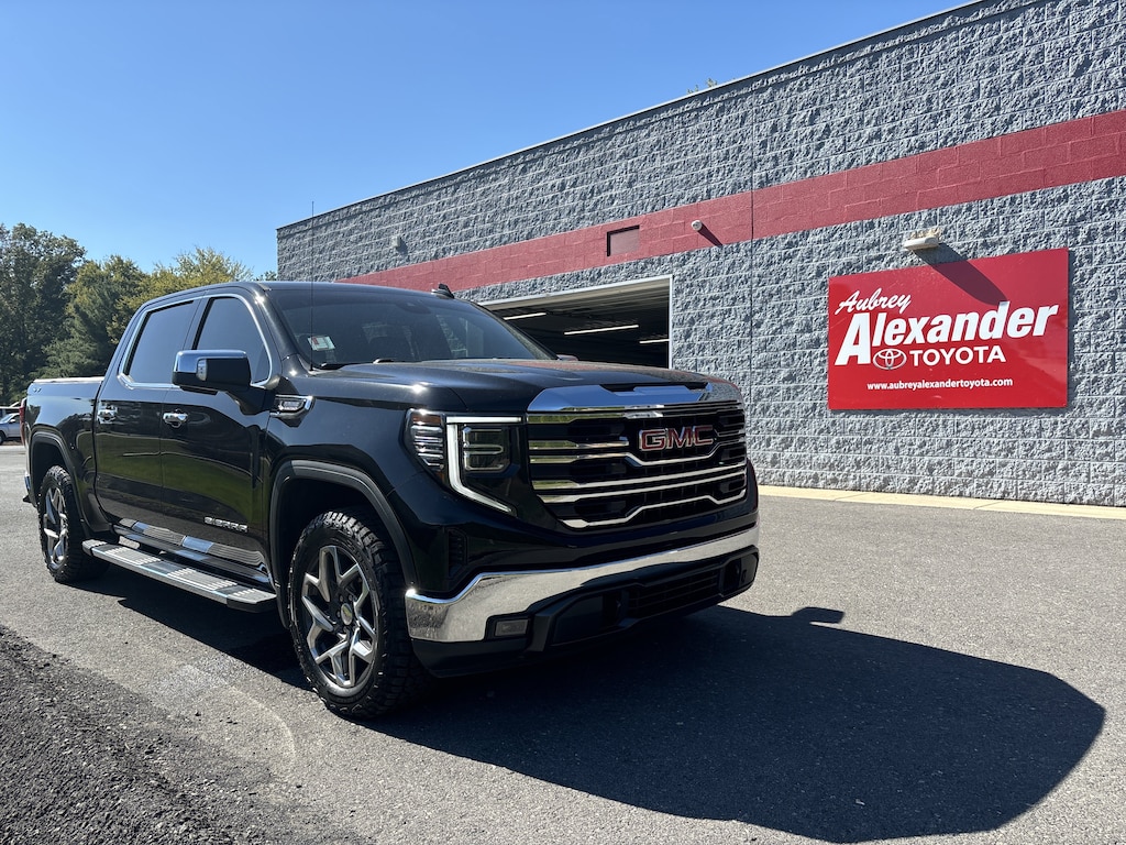 Used 2023 GMC Sierra 1500 SLT Truck Crew Cab