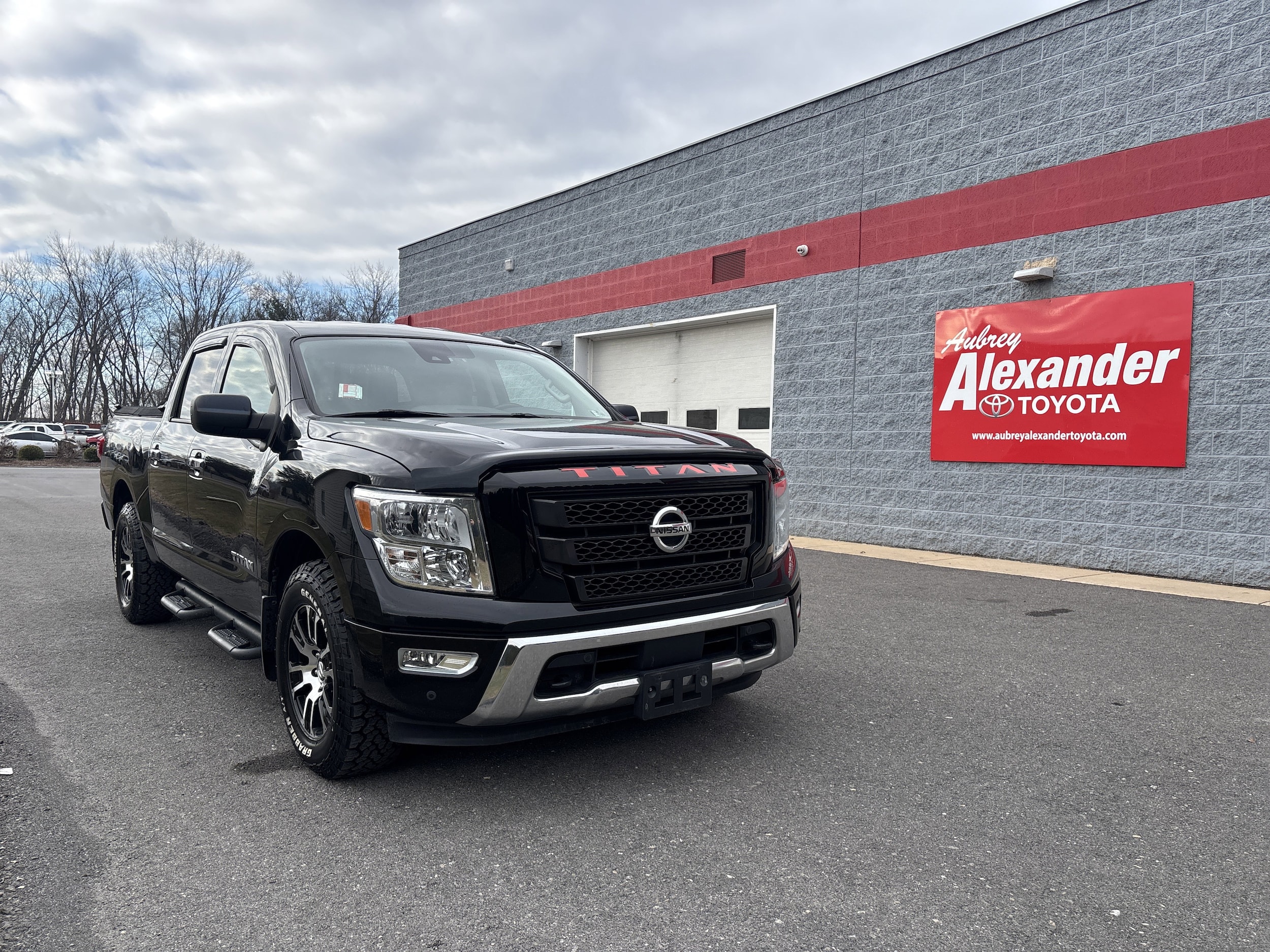 2021 Nissan Titan SV