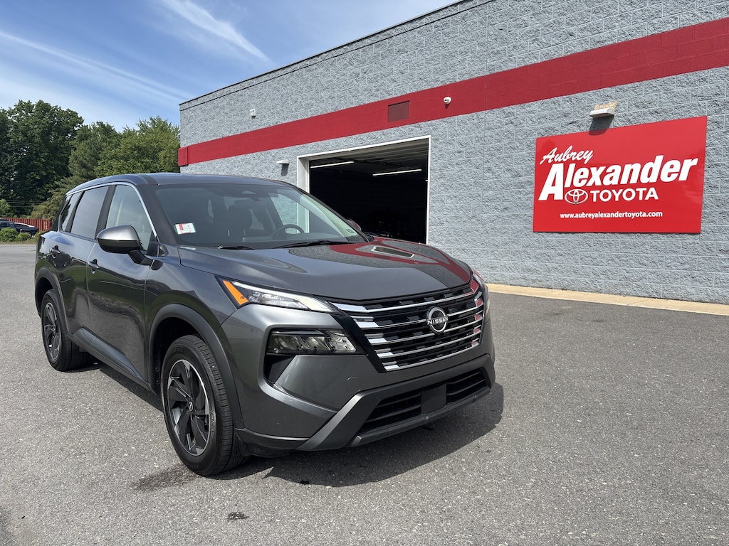 Used 2025 Nissan Rogue SV SUV