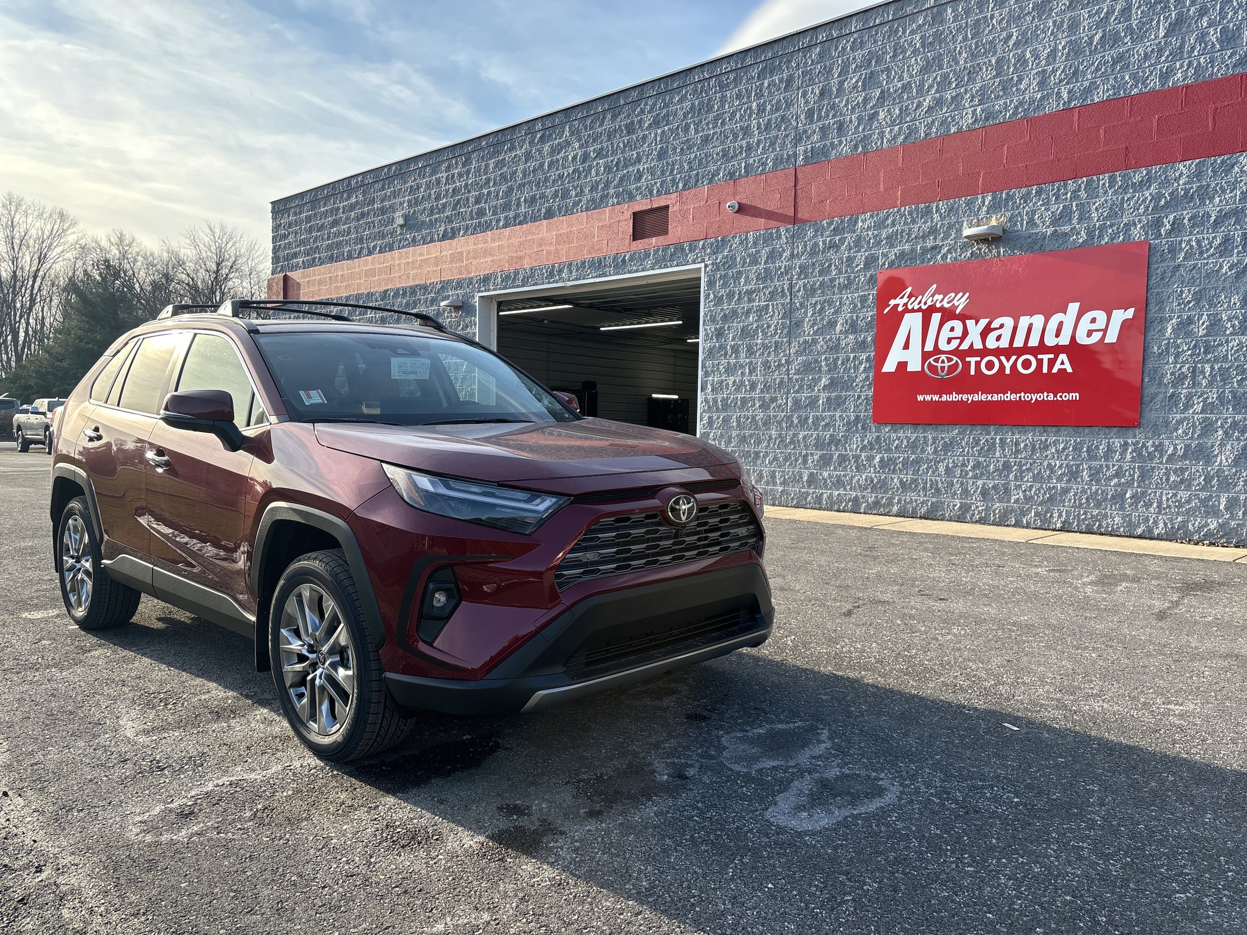 2025 Toyota RAV4 Limited's photo