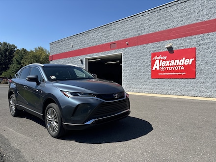 2023 Toyota Venza XLE SUV