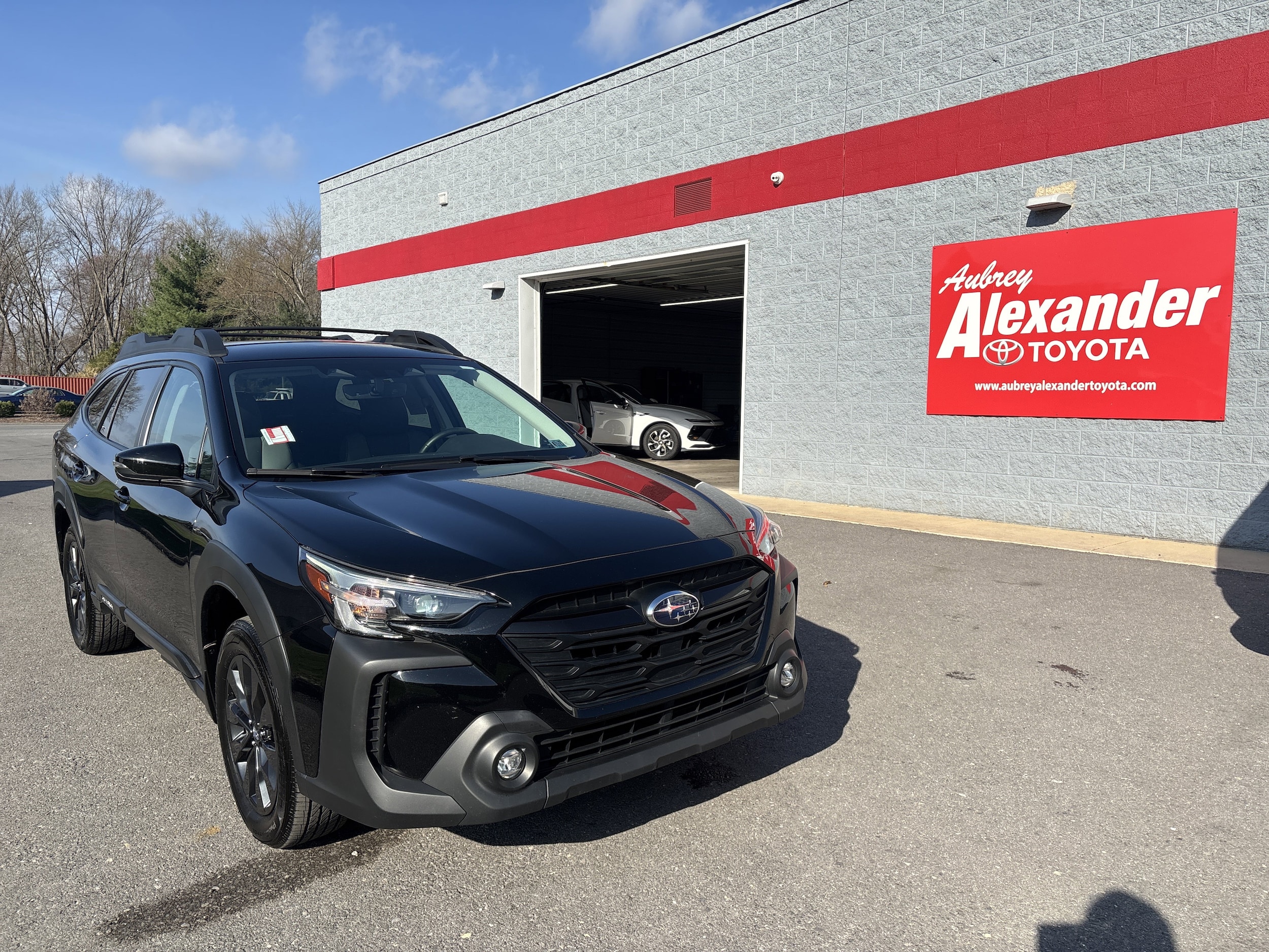 2023 Subaru Outback Onyx Edition's photo