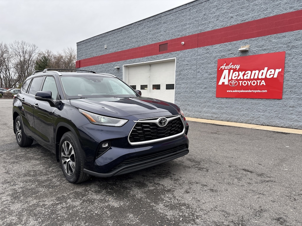 Used 2022 Toyota Highlander XLE SUV