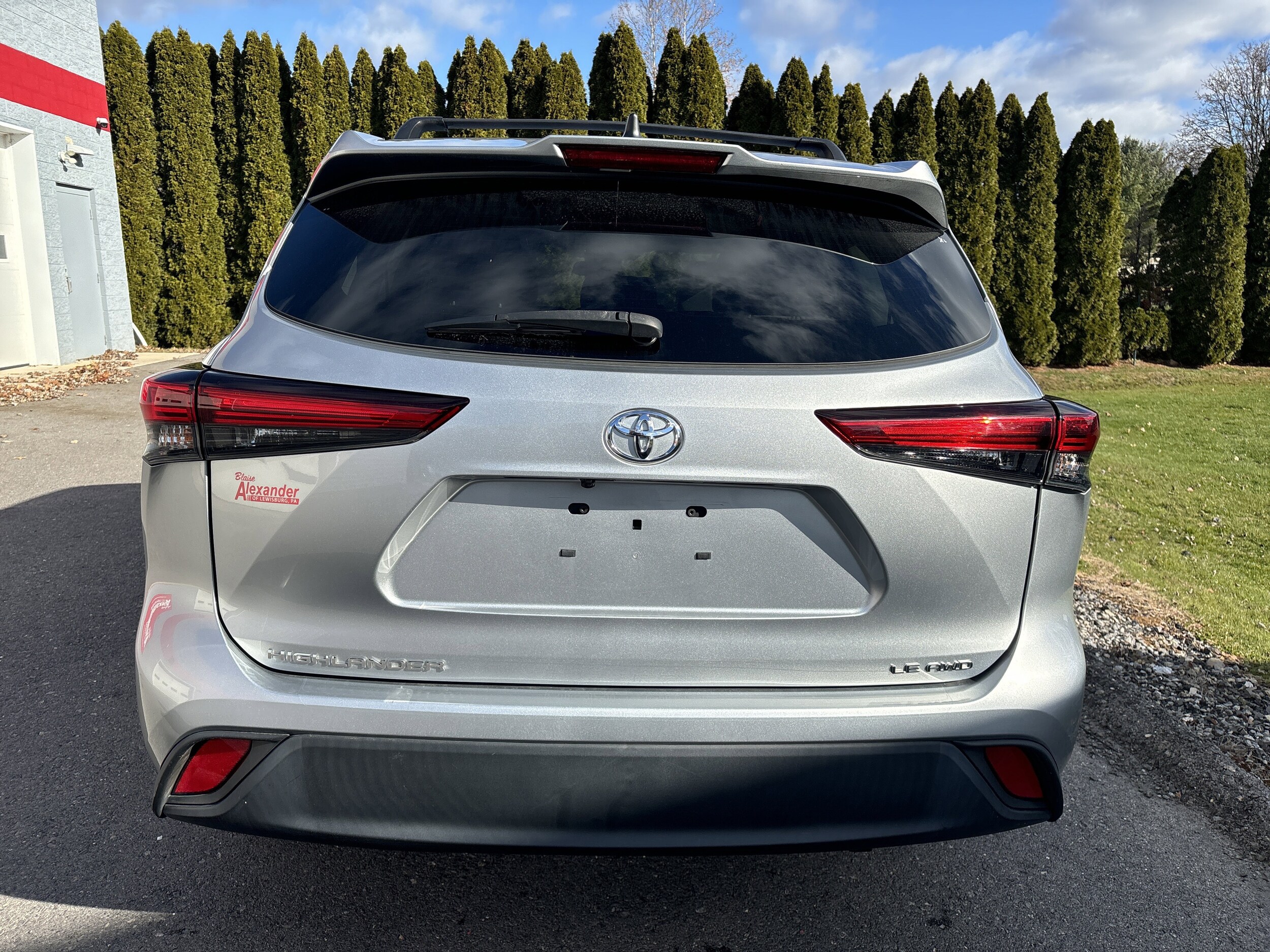 2022 Toyota Highlander LE SE photo 3