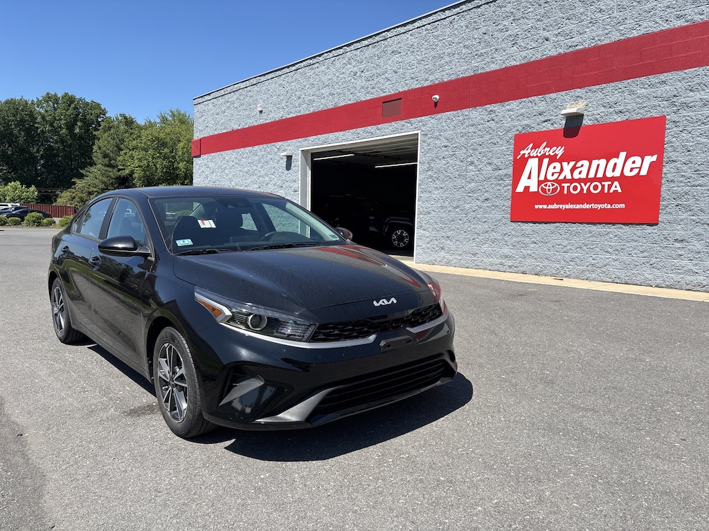 Used 2022 Kia Forte LXS Sedan