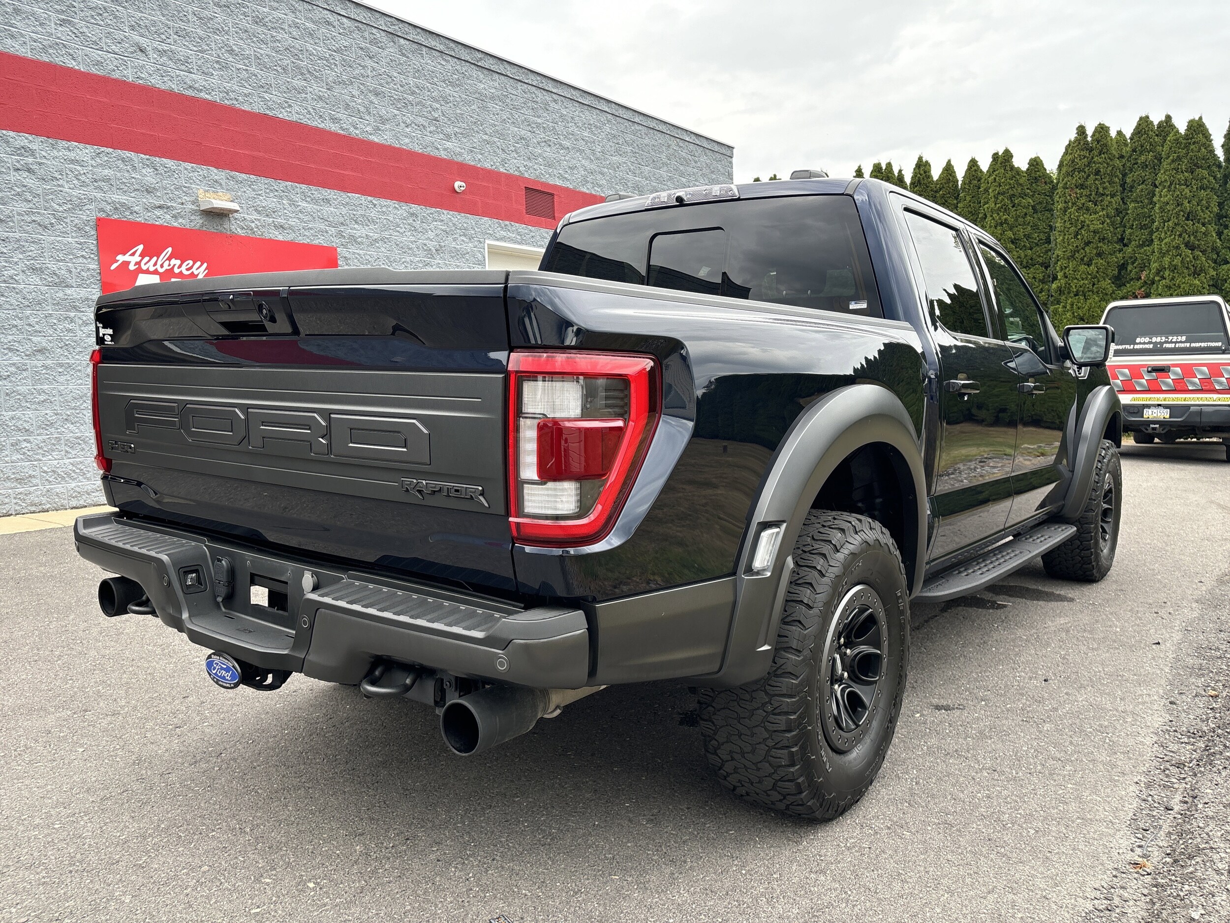 2023 Ford F-150 Raptor photo 2