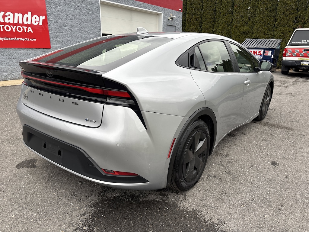 Used 2024 Toyota Prius LE Hatchback